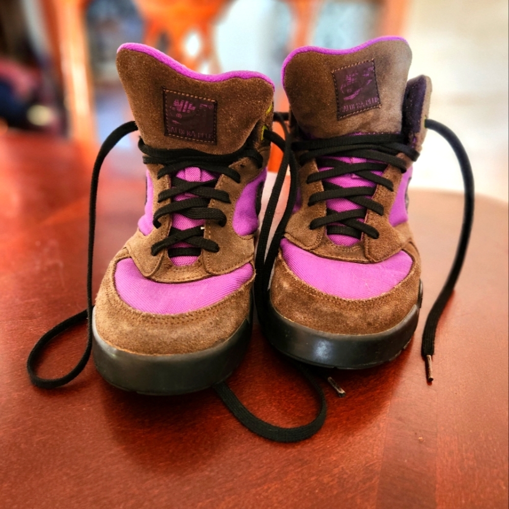 Vintage Nike shoes